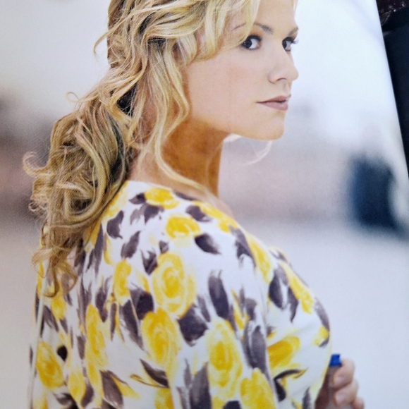 True Blood Series"A True Fan" Cook book and tee-shirt bundle. - Picture 12 of 15